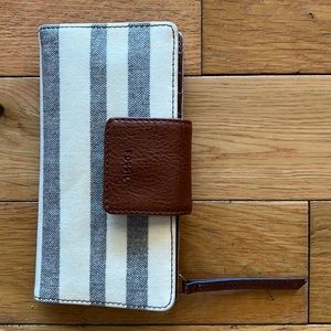 Fossil wallet
